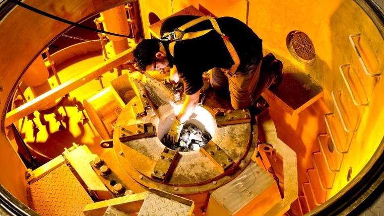 O neod&iacute;mio reciclado pode ser derretido e usado para formar novos &iacute;m&atilde;s