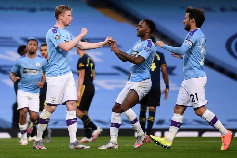 De Bruyne marcou e deu uma assistência na partida e foi o destaque do jogo (Foto: LAURENCE GRIFFITHS / AFP)