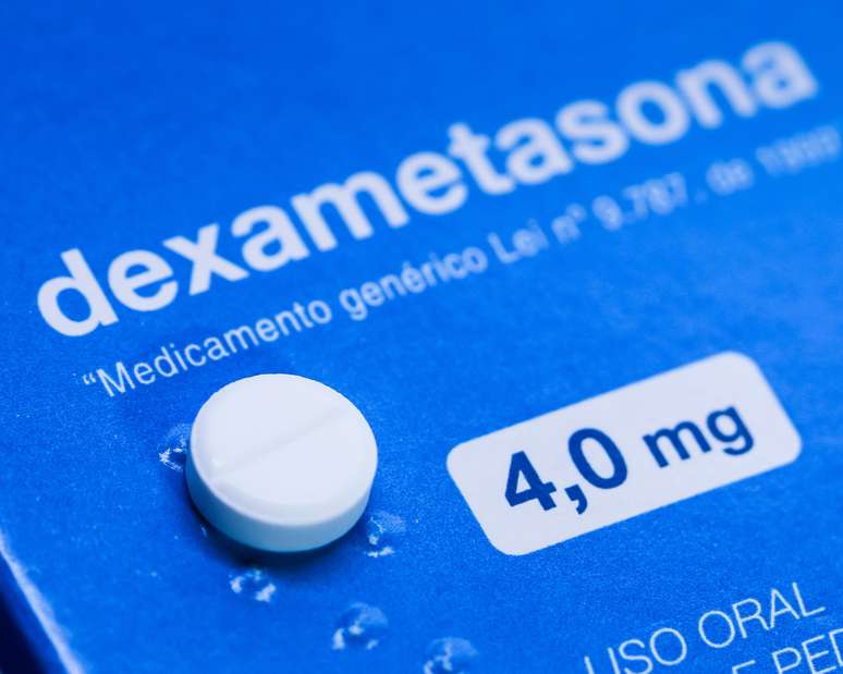 Entre os corticoides recomendados estão remédios como a dexametasona e a hidrocortisona