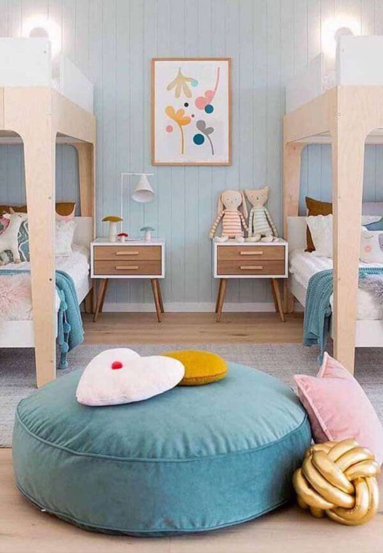 1. Puffs Grandes no quarto infantil – Via: Pinterest