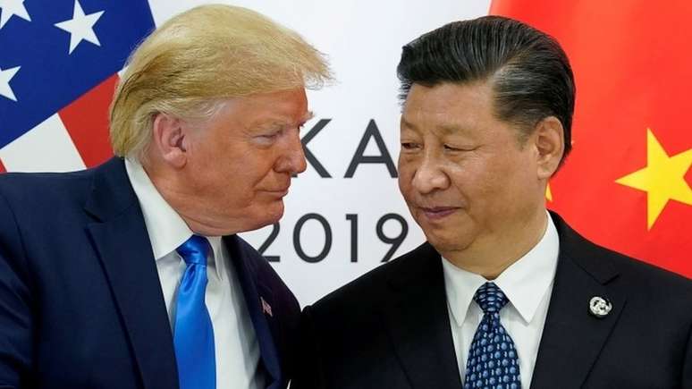  Trump renova ameaça de cortar laços com a China

