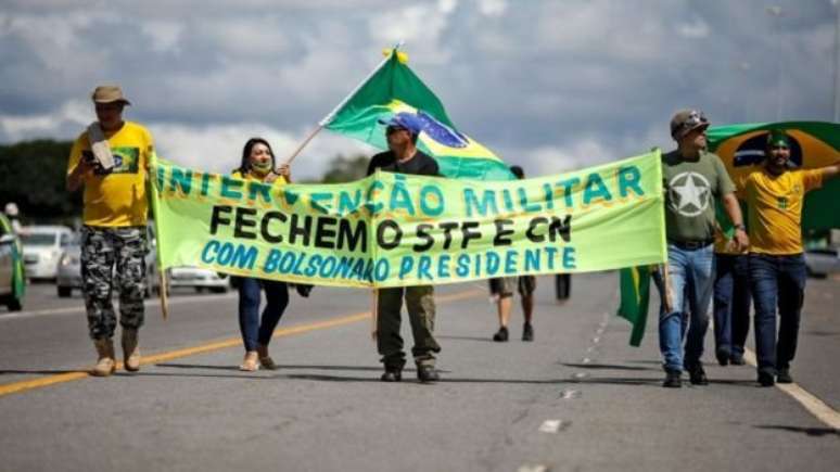 Ato na capital federal que aconteceu em abril; manifestação estava repleta de cartazes contra a democracia