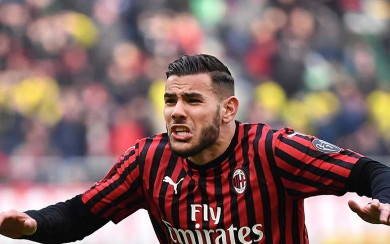 Theo Hernández fez juras de amor ao Milan e afirmou que pretende permanecer no clube (Foto: AFP)