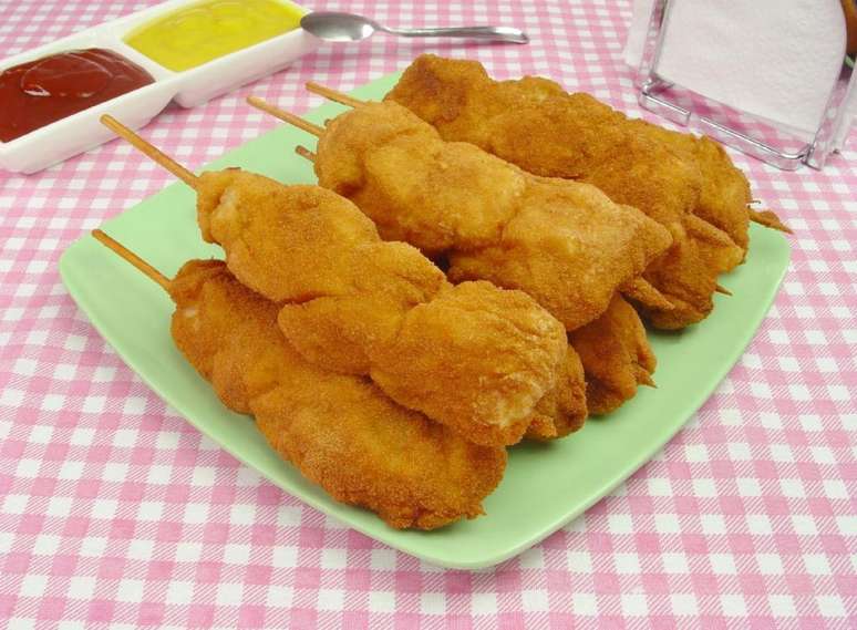 Guia da Cozinha - Receitas de frango empanado que são sequinhas e crocantes