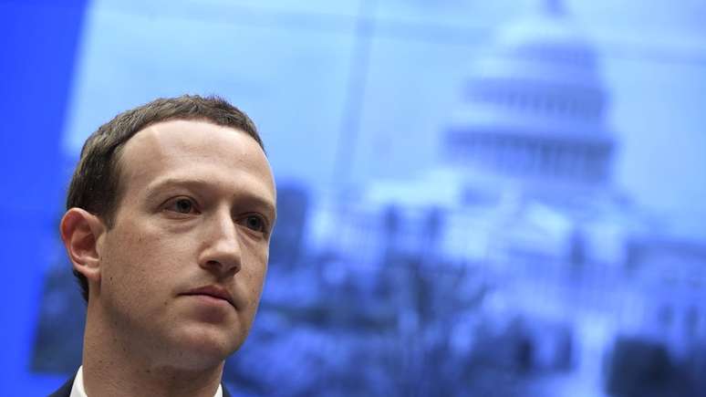 Fundador do Facebook, Mark Zuckerberg disse que plataforma vai evitar moderar o debate político