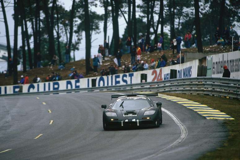 McLaren F1 GTR número 59 venceu a corrida de longa duração mais famosa corrida do mundo em 1995. O carro foi pilotado por J.J. Lehto, Yannick Dalmas e Masanori Sekiya.