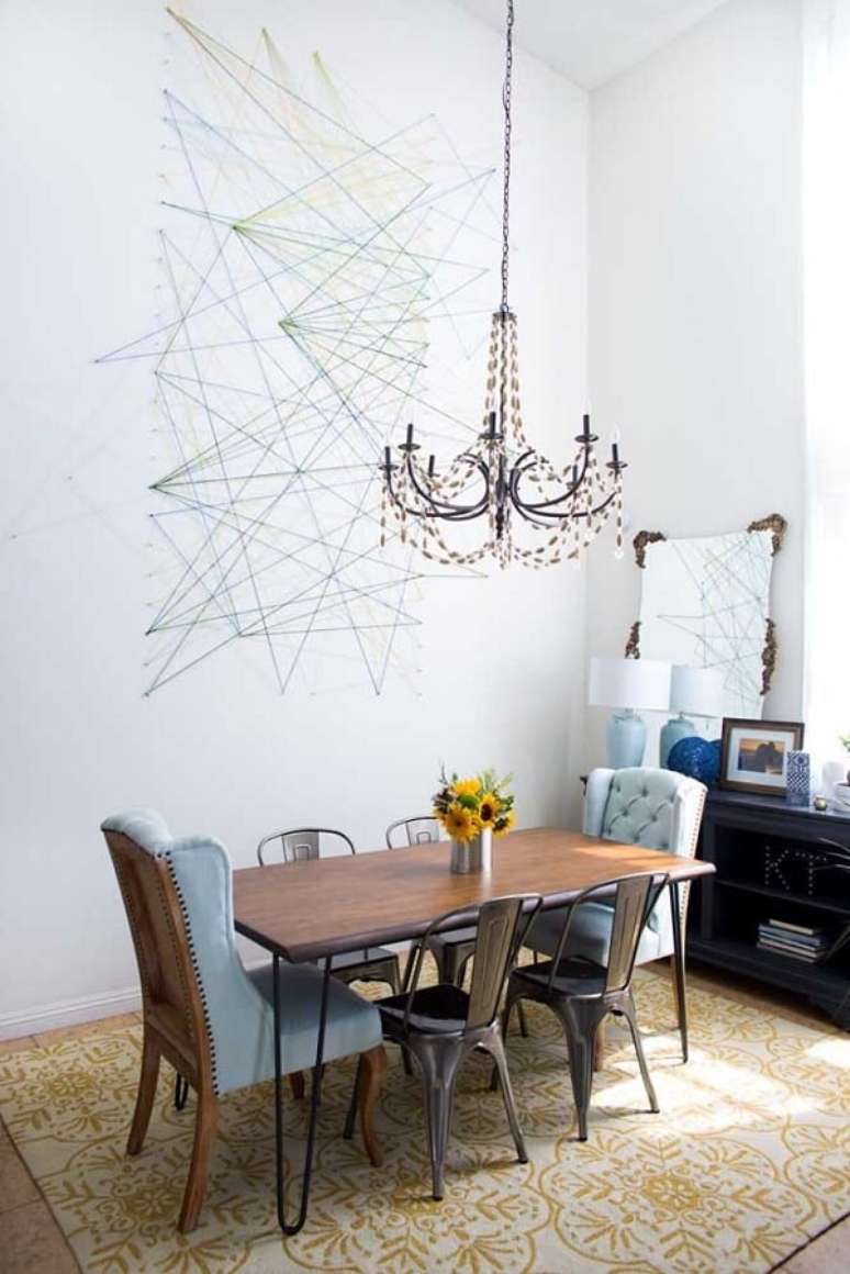 15. A string art pode ficar exposta na parede da sala de jantar. Fonte: Pinterest