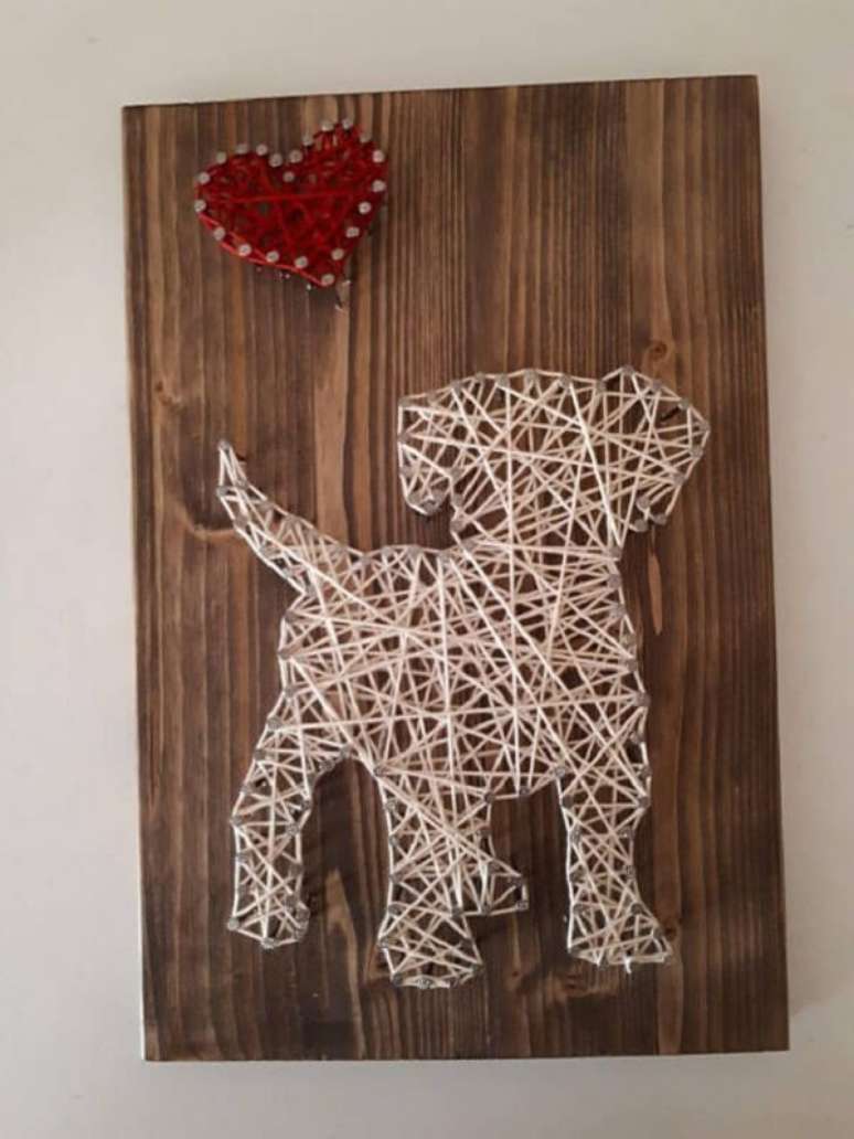34. Molde string art em formato de cachorro. Fonte: Pinterest