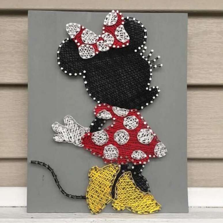 59. O quadro string art moldes da Minnie faz muito sucesso. Fonte: Pinterest