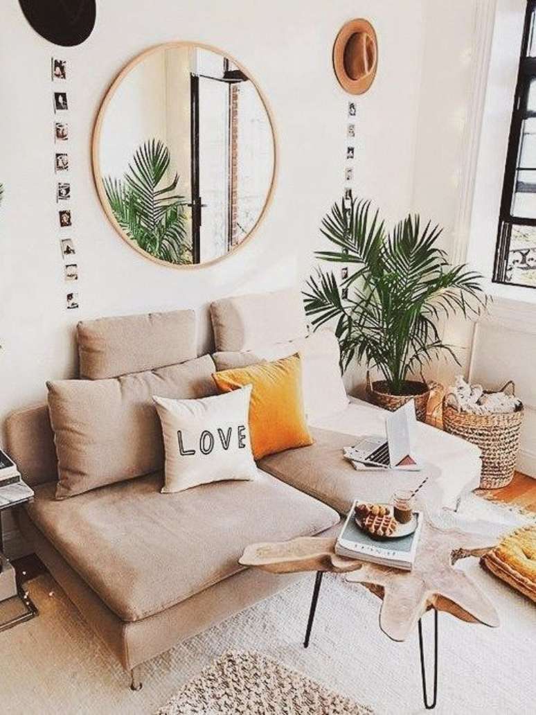 1. Sala pequena com sofá 2 lugares – Via: Pinterest