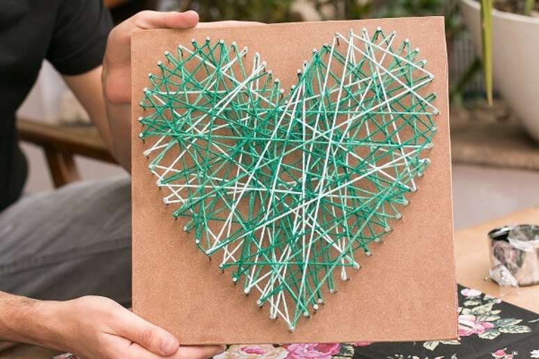 31. String art com desenho de coração. Fonte: Pinterest