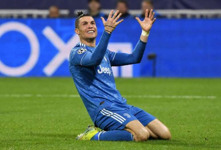 Atualmente, com a camisa da Velha Senhora, Cristiano Ronaldo disputou 77 jogos e marcou 53 gols(Foto: PHILIPPE DESMAZES / AFP)