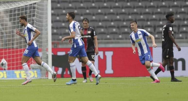 Matheus Cunha teve ótima atuação e marcou o primeiro gol da vitória do Hertha sobre o Leverkusen por 2 a 0 (Michael Sohn / POOL / AFP)