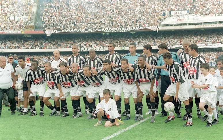 Time do Santos campeão brasileiro em 2002