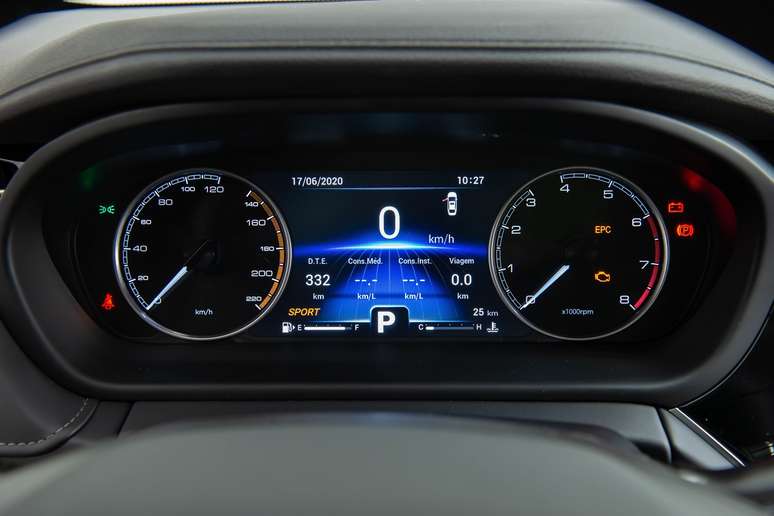 Quadro de instrumentos do Arrizo 6: v&aacute;rias op&ccedil;&otilde;es de configura&ccedil;&atilde;o para o motorista.