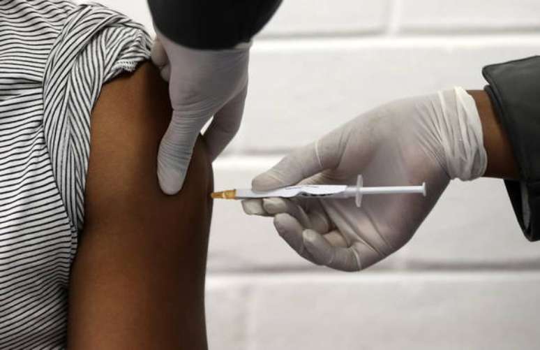 Mundo vive corrida em busca de vacina para o novo coronavírus