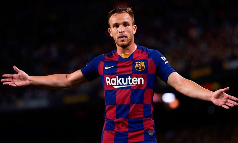 Arthur tem alternado entre o time titular e reserva do Barcelona (Foto: AFP)