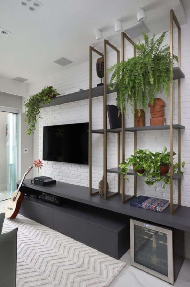 11. Casas decoradas com plantas ficam muito mais bonitas e cheias de vida – Foto: Mariana Orsi