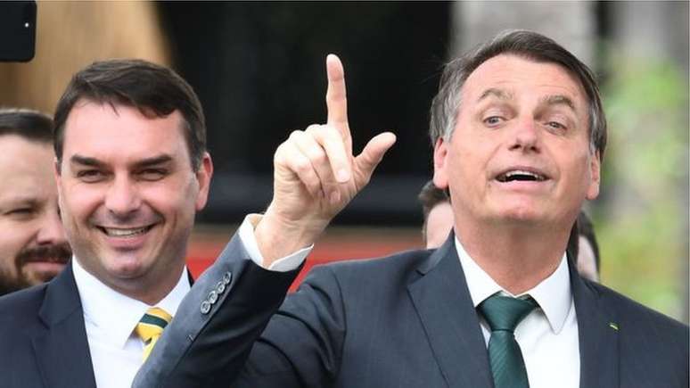 O parentesco de Flávio Bolsonaro com o presidente Jair Bolsonaro deu destaque para as investigações