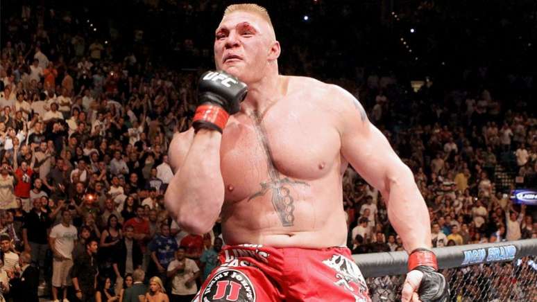 Brock Lesnar foi campeão da Divisão 1 na NCAA, campeão no UFC e na WWE (FOTO: UFC)