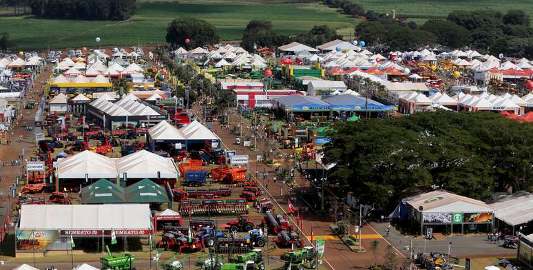 Vista aérea de feira agropecuária em Ribeirão Preto (SP) 
27/04/2015
REUTERS/Paulo Whitaker