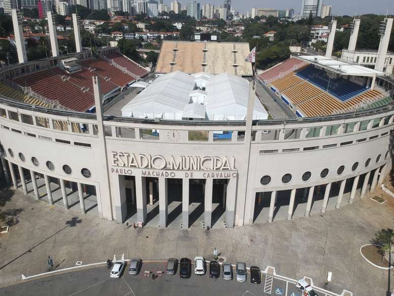 Imagem feita com um drone mostra o Estádio do Pacaembu, na zona oeste da cidade de São Paulo