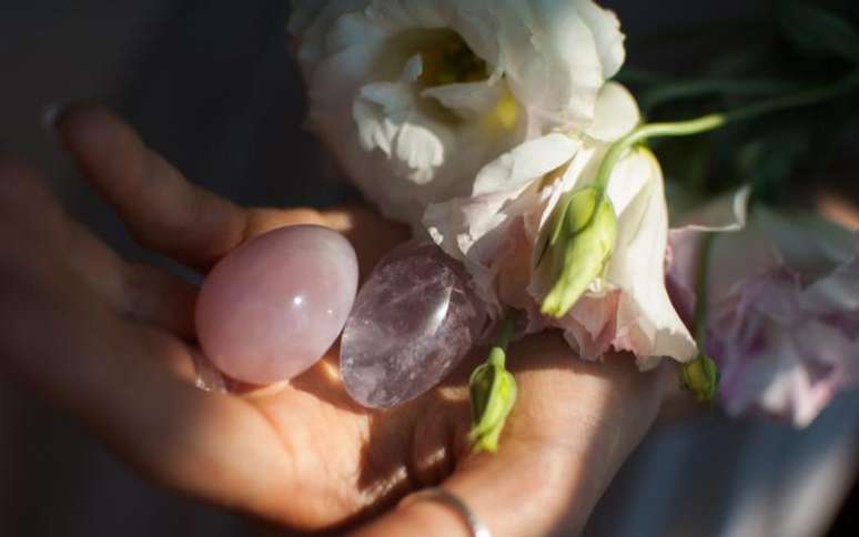 Os cristais podem ajudar a reestabelecer a conexão com a natureza sagrada - Crédito: OlgaLucky/Shutterstock