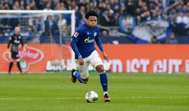 Schalke irá adotar um teto salarial no elenco profissional - (Foto: UWE KRAFT / AFP)