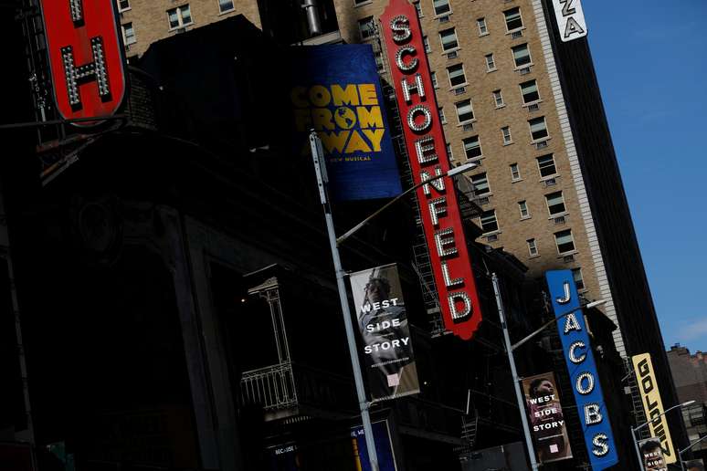 Teatros fechados na Broadway, em Nova York, devido ao novo coronavírus
15/05/2020
REUTERS/Andrew Kelly