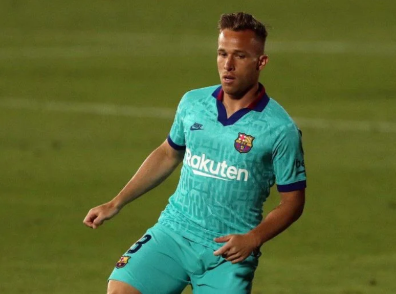 O Barcelona anunciou a venda de Arthur na Juventus nesta segunda (Foto: Reprodução/Twitter)