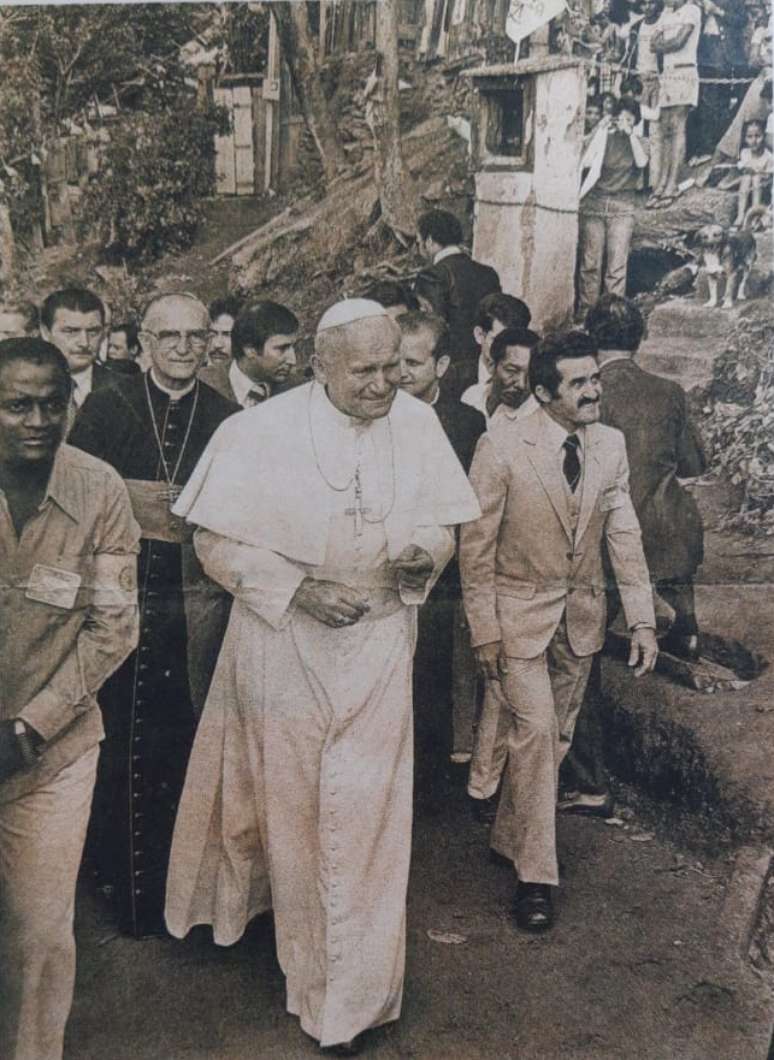 'Se o papa queria mesmo chegar o mais perto poss&iacute;vel do povo, o Vidigal era o lugar ideal', conta coordenadora de viagem ao Rio