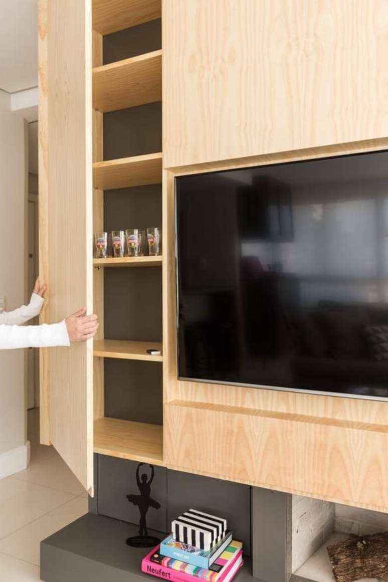 17. Tipos de madeira pinus para painel de tv &ndash; Via: Pinterest