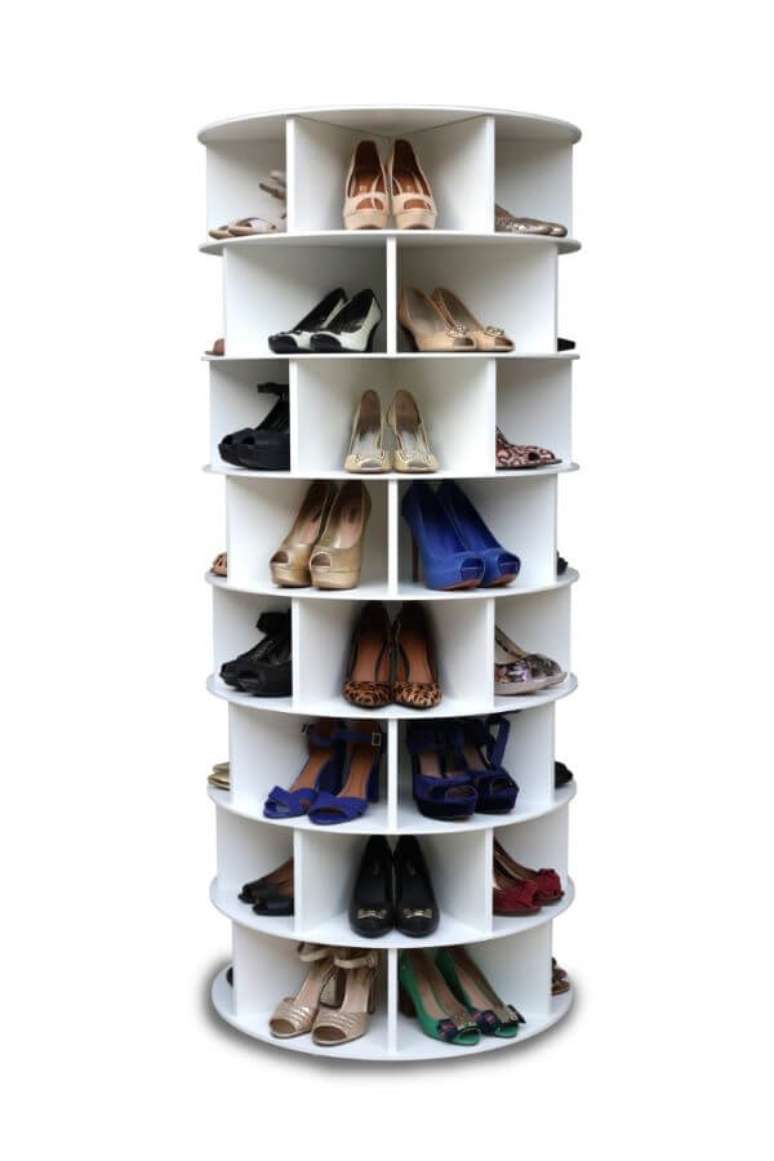43. Sapateira girat&oacute;ria no quarto &ndash; Via: Pinterest