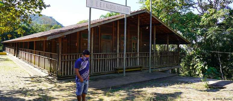Escola da aldeia Rio Bonito, em Ubatuba, fechada devido à pandemia