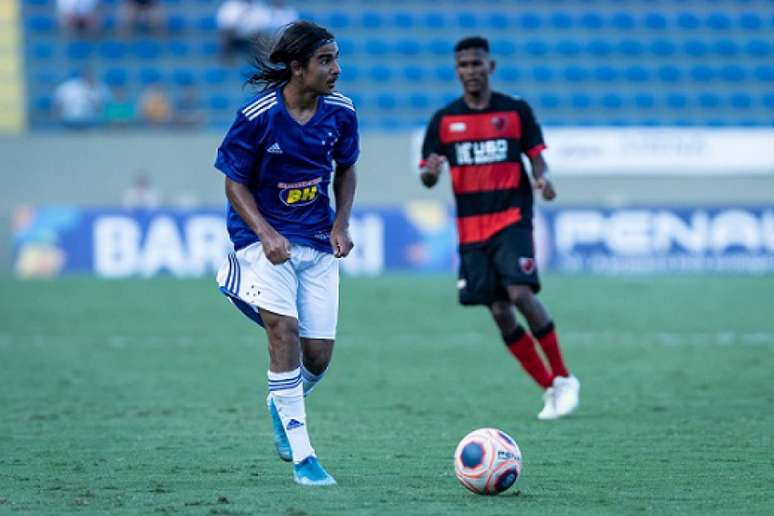 Riquelmo terá suas primeiras chances no time profissional do Cruzeiro-(Gustavo Aleixo/Cruzeiro)