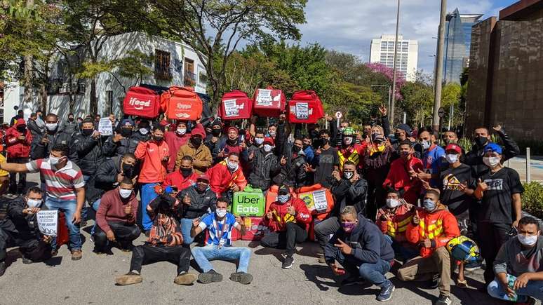 Entregadores de aplicativos paralisaram o servi&ccedil;o nesta quarta-feira