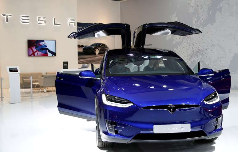 Ve&iacute;culo el&eacute;trico Tesla Model X. 9/1/2020. REUTERS/Francois Lenoir