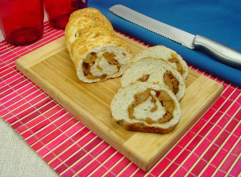 Guia da Cozinha - Receitas de pão de torresmo caseiro que são melhores que da padaria