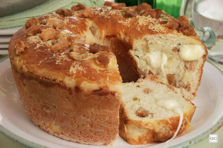 Guia da Cozinha - Receitas de pão de torresmo caseiro que são melhores que da padaria