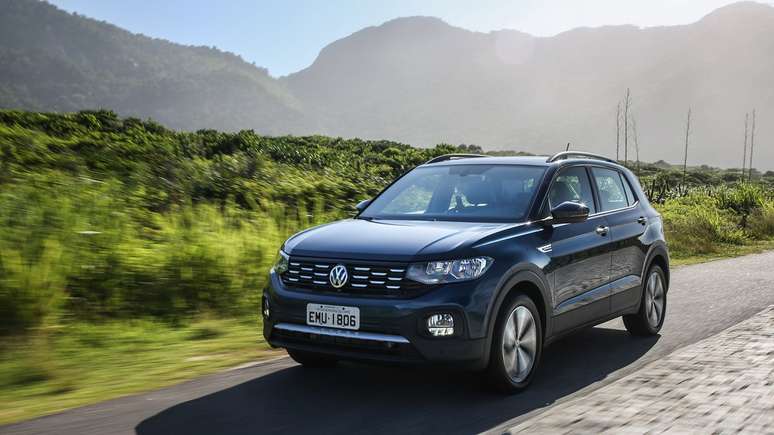 Volkswagen T-Cross: novo líder dos SUVs com 5.463 vendas e ajuda para a marca.