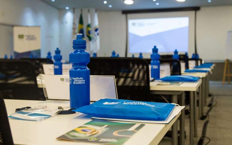 O COB oferecerá 50 bolsas de estudo a atletas em uma parceria com a Estácio (Foto: Beto Noval/COB)