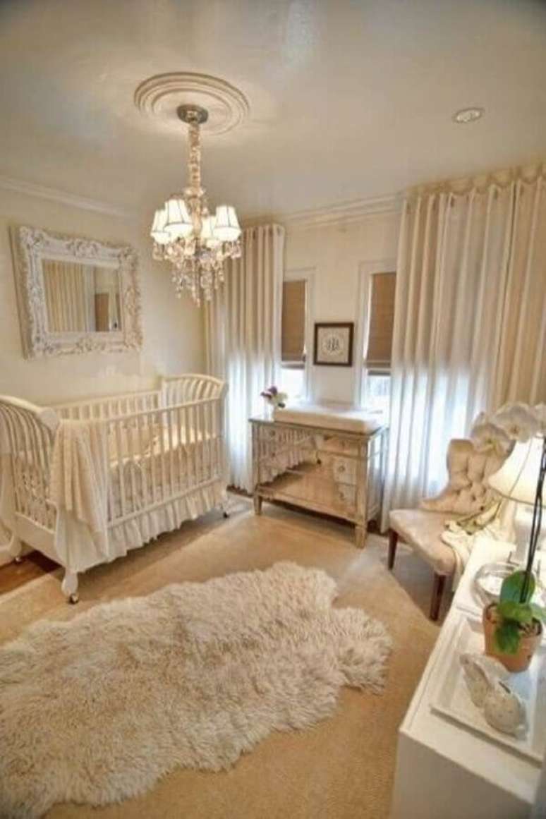 19. Cor de pérola para decoração de quarto de bebê com estilo clássico – Foto: Pinterest