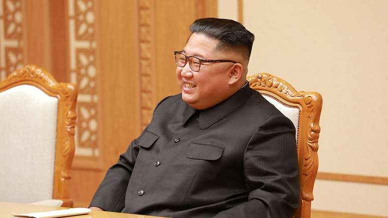Imprensa estatal diz que Kim fez alerta contra relaxamento apressado das restrições
