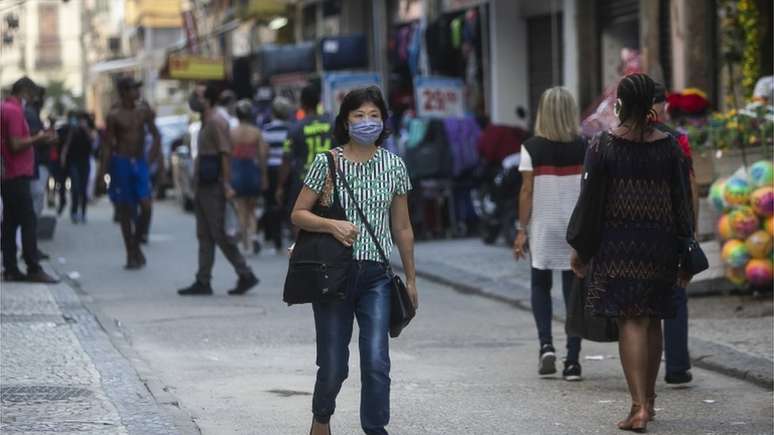 Decisão sobre reabrir comércio é de governadores e prefeitos no Brasil