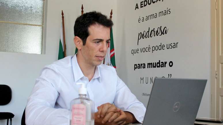 Na secretaria do Paraná, Feder tem investido em programa de aulas não presenciais durante a pandemia