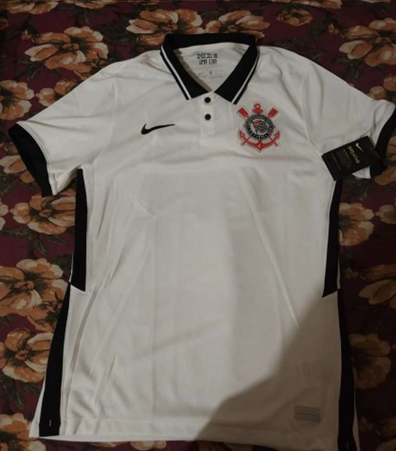 Imagem da suposta nova camisa 1 do Corinthians que circula nas redes sociais (Foto: Arquivo Pessoal)
