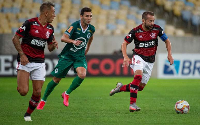 Rafinha rasgou elogios Everton Ribeiro , o seu parceiro de lado de campo (Foto: Alexandre Vidal/Flamengo)