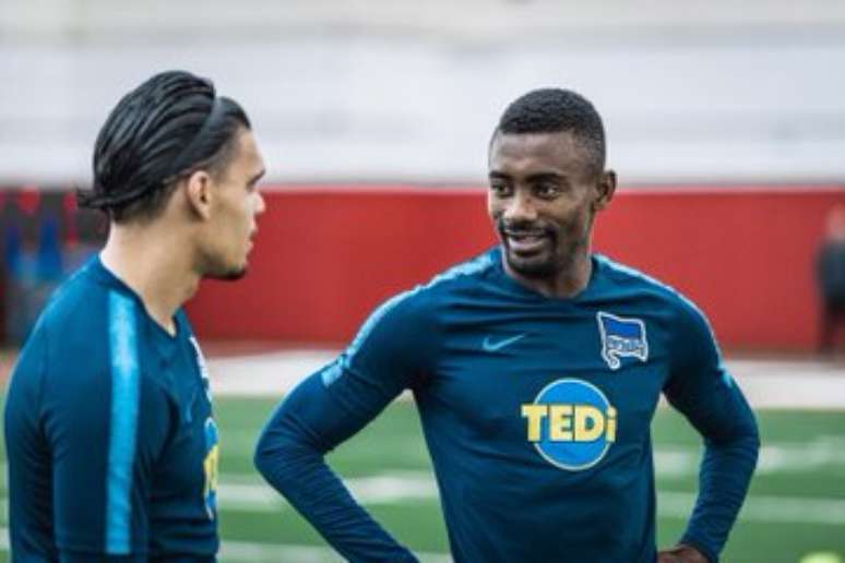 O técnico Paulo Autuori elogiou uma possível chegada de Kalou no Botafogo (Foto: Reprodução/Kalou)