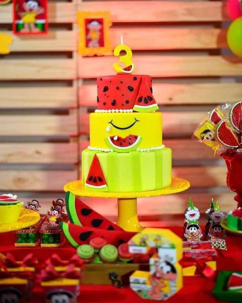 41. Lindo bolo decorado para festa da Magali decoração – Foto: Mania Kids Eventos
