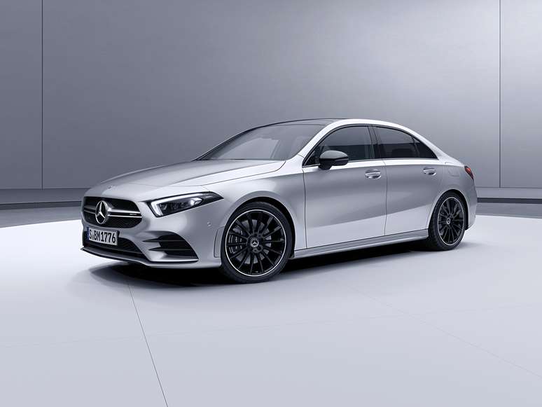 Mercedes-AMG A 35 4M Sedan: novo motor 2.0 turbo de 306 cavalos.